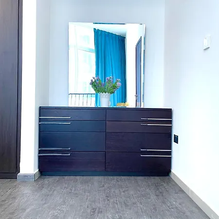 Hydra Avenue Towers: Upgraded 3-Bedroom Apartment with City Views